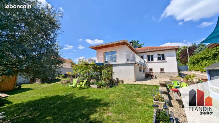 Maison 6 pièces 223 m²