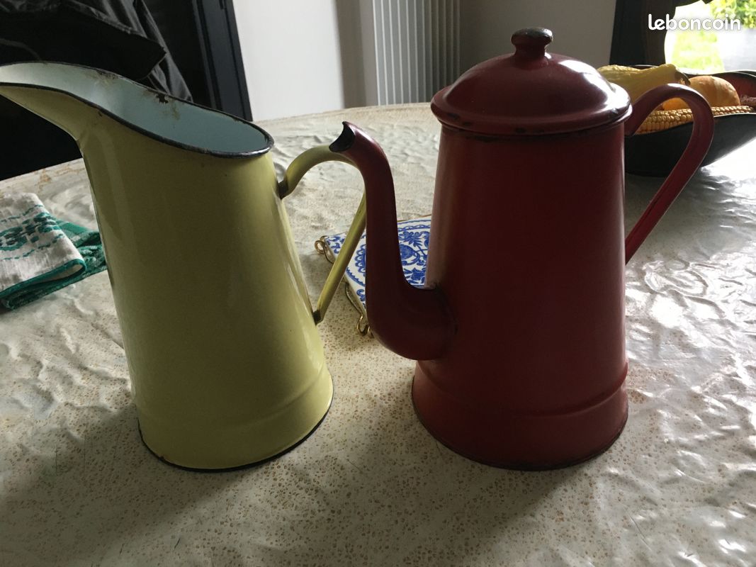Cafetière et carafe anciennes (image 1)