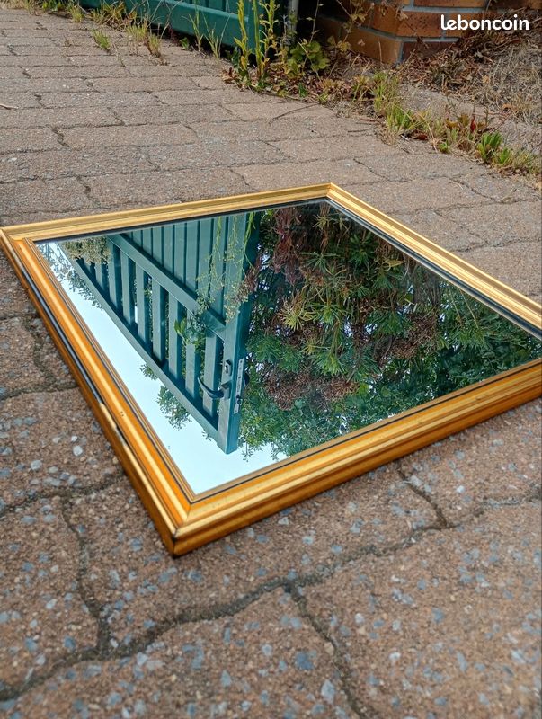 Miroir carré cadre bois doré 45x45 cm, bon état (image 5)