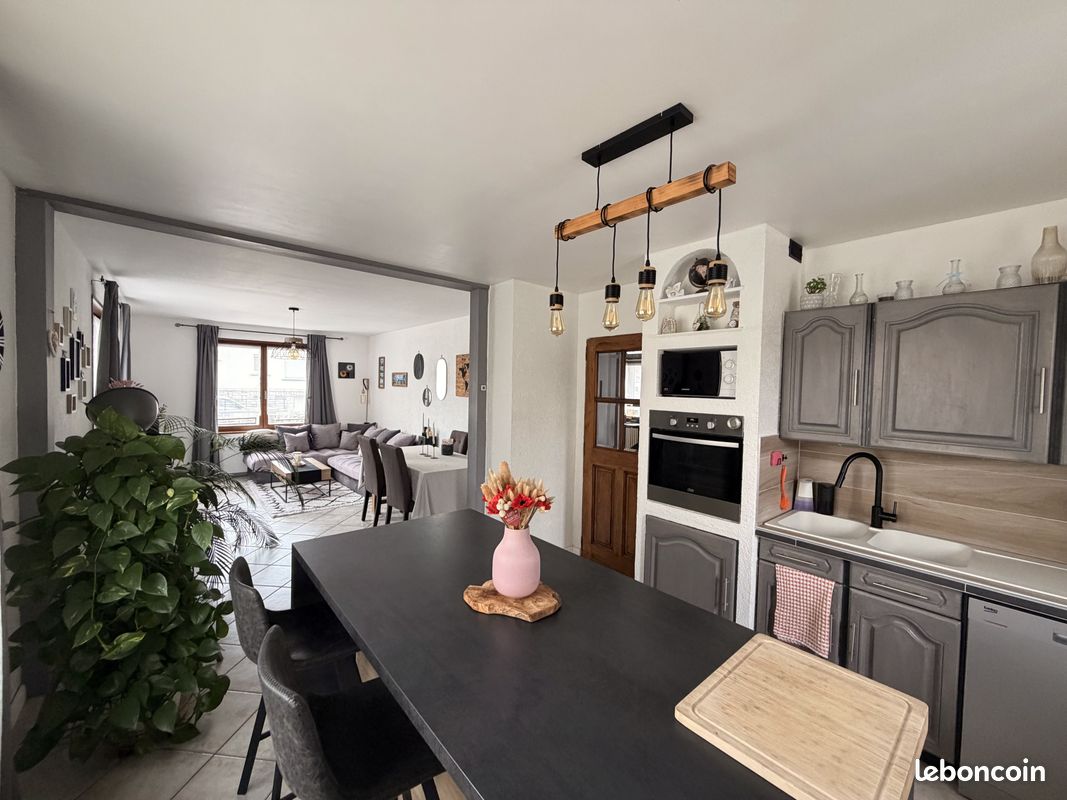 Appartement 3 pièces 82 m² · à Pontarlier · 82 m² · 265 000 €