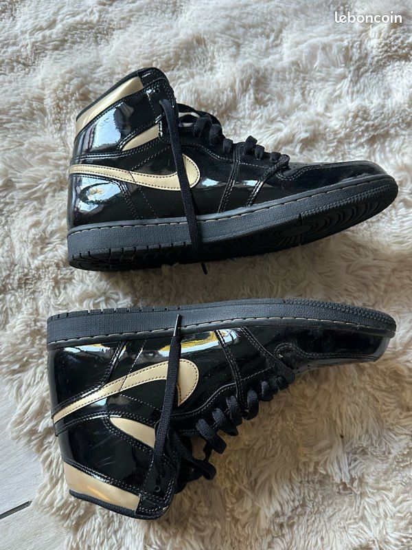 Jordan 1 Retro High Black Metallic Gold (2020) (image 1)