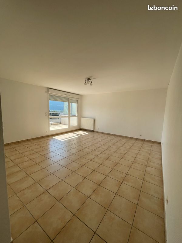 Appartement 4 pièces 100 m² · à Ambilly · 100 m² · 2 150 €/mois