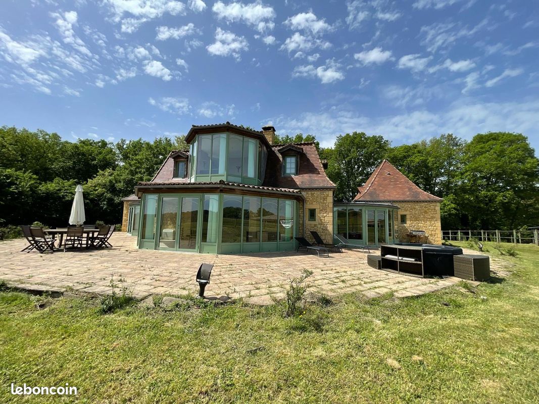 Maison 8 pièces 250 m² · à Paunat · 250 m² · 1 490 €/mois
