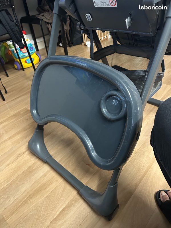 Chaise haute bébé (image 3)