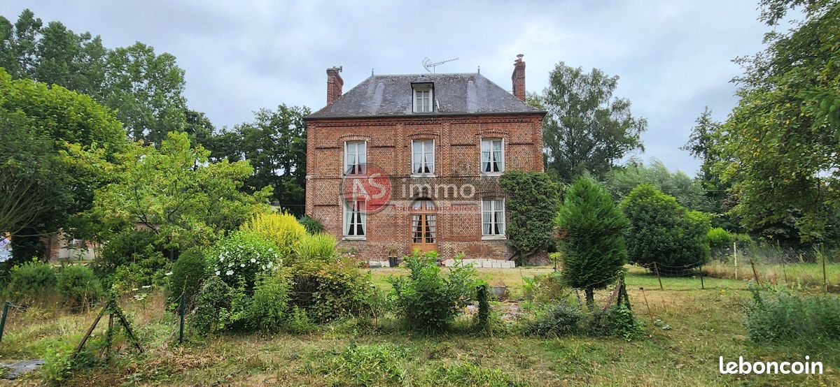 Maison 7 pièces 127 m² · à Saint-Hellier · 127 m² · 247 000 €