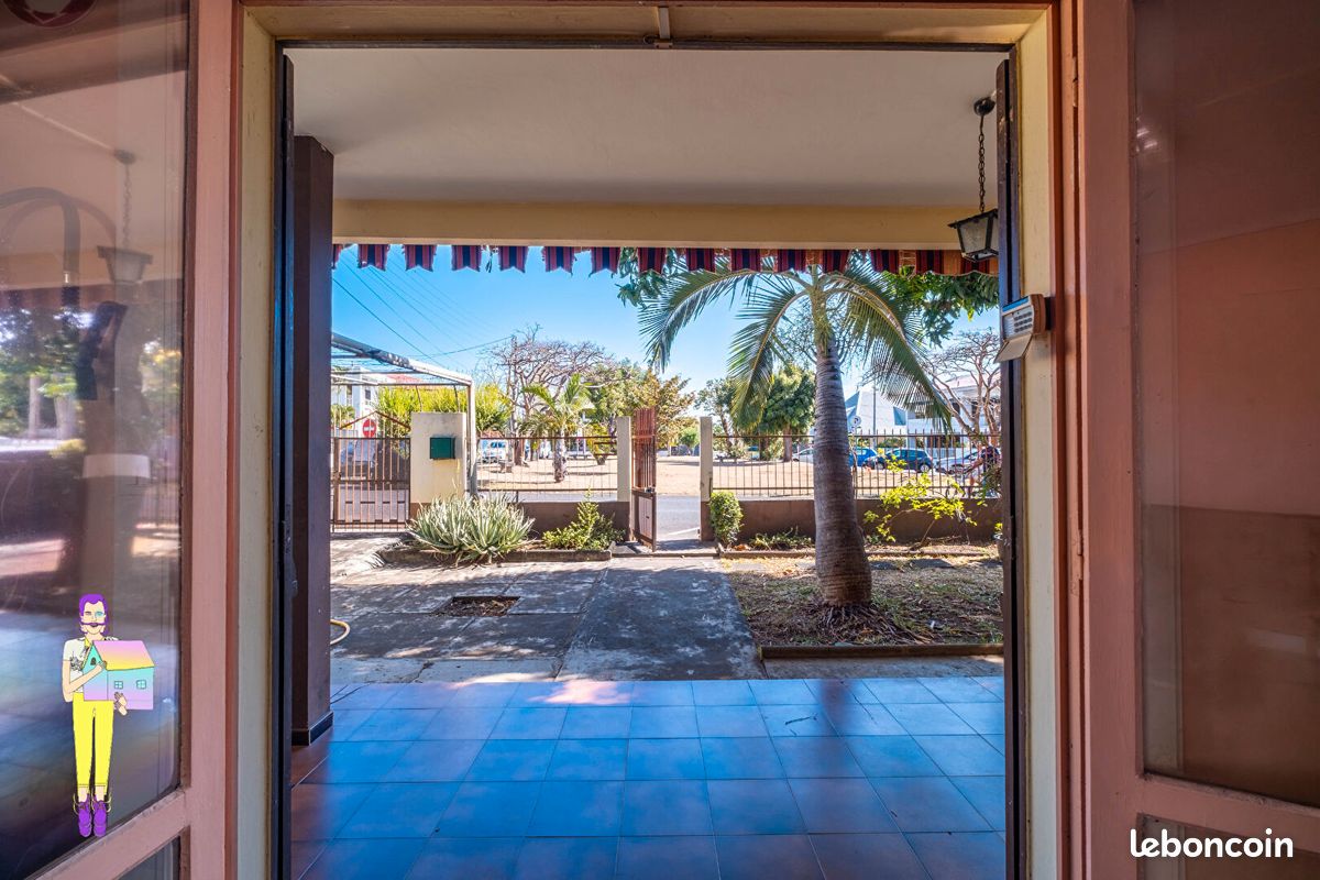 Maison 5 pièces 161 m² · à Saint-Denis · 161 m² · 450 000 €