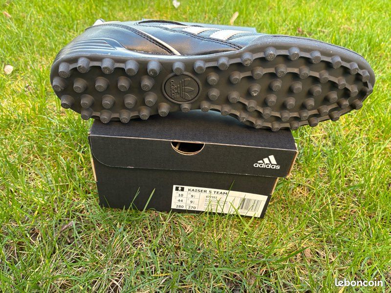 Chaussures de foot Adidas Kaiser 5 taille 44 (neuves) (image 3)