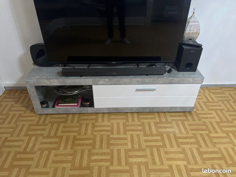 Table de télé (image 1)
