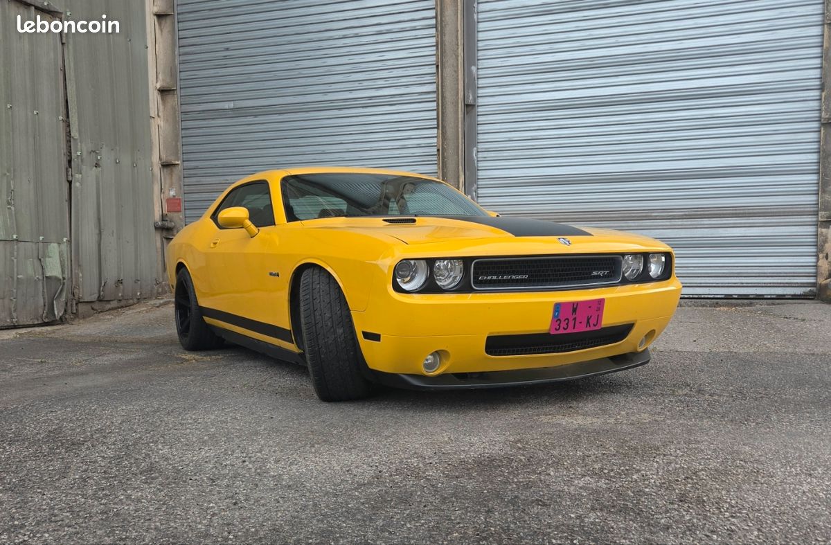 Dodge Challenger SRT8 (image 1)