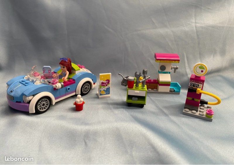 La décapotable de Mia - Lego Friends (image 1)