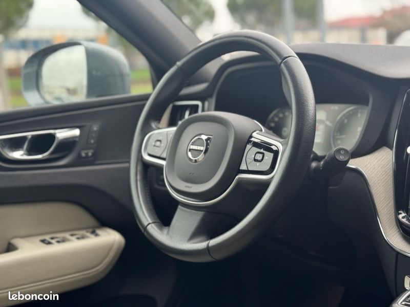 Volvo XC60 D5 ADBLUE AWD 235 CH INSCRIPTION LUXE GEARTRONIC (image 25)