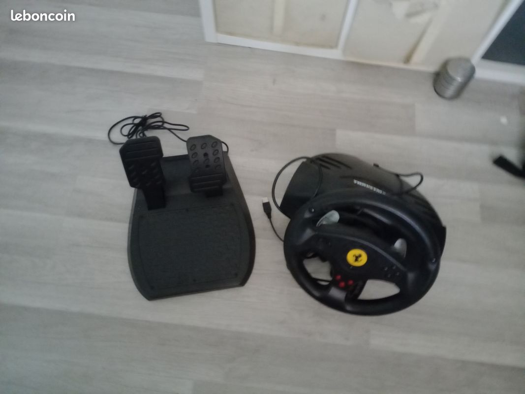 Volant et pédalier thrustmaster Ferrari gt pc/ps3 (image 4)