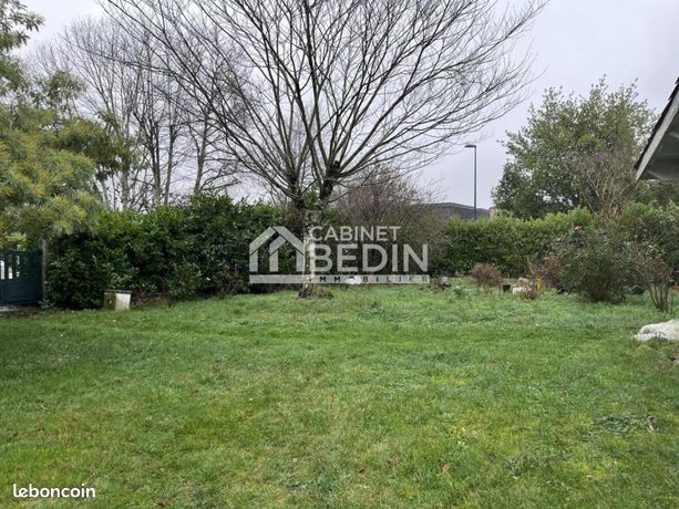 Terrain 1 350 m² Arsac