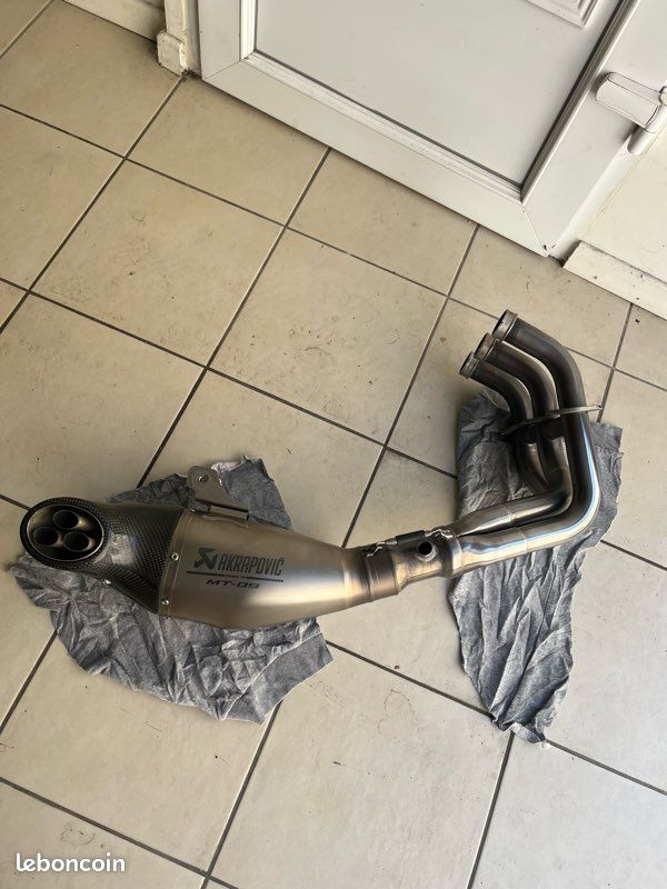 Ligne Akrapovic homologuée mt09 (image 2)