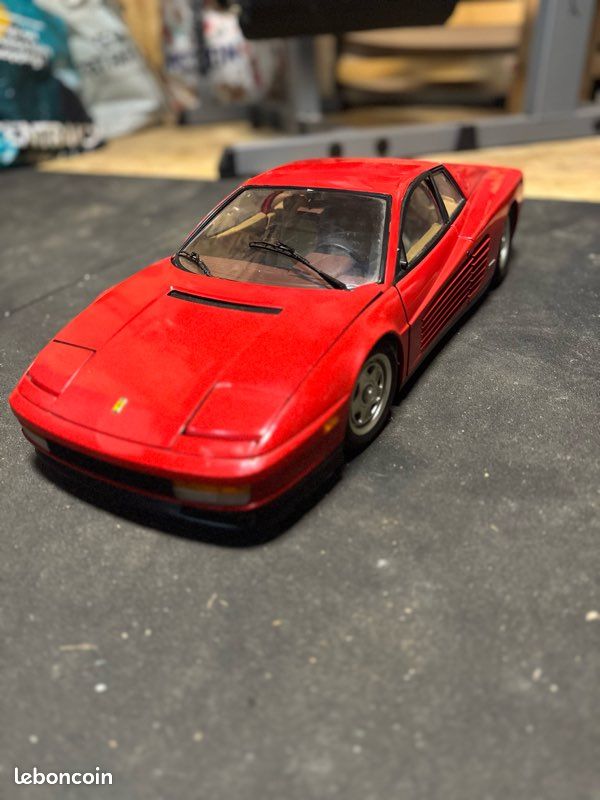 Ferrari F40 Testarossa 1 /8 POCHER DODGE CHARGER R/T 1/8