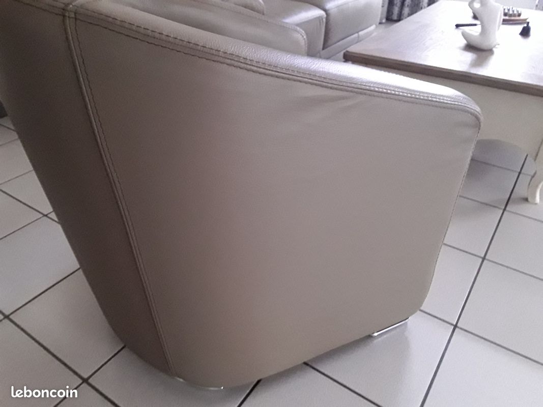 Canapé et fauteuil cabriolet cuir (3780 euros chez Cuir Center, impeccable ) (image 2)