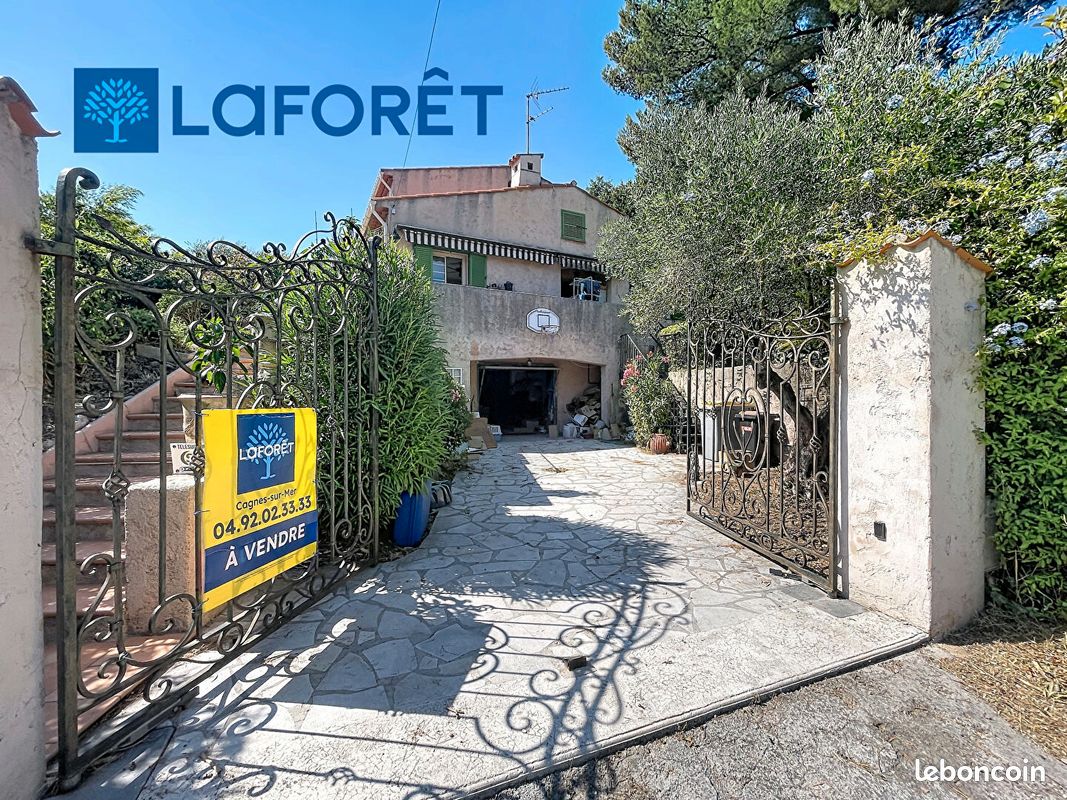 Maison 9 pièces 200 m² · à Cagnes-sur-Mer · 200 m² · 795 000 €