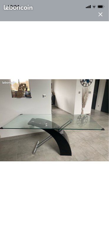 Table en verre (image 1)