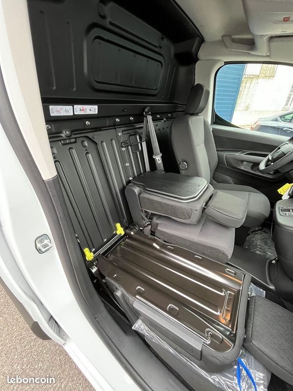 Citroen BERLINGO VAN M 650KG BLUEHDI 130CH S&S EAT8 PACK PREMIUM CONNECT (image 13)