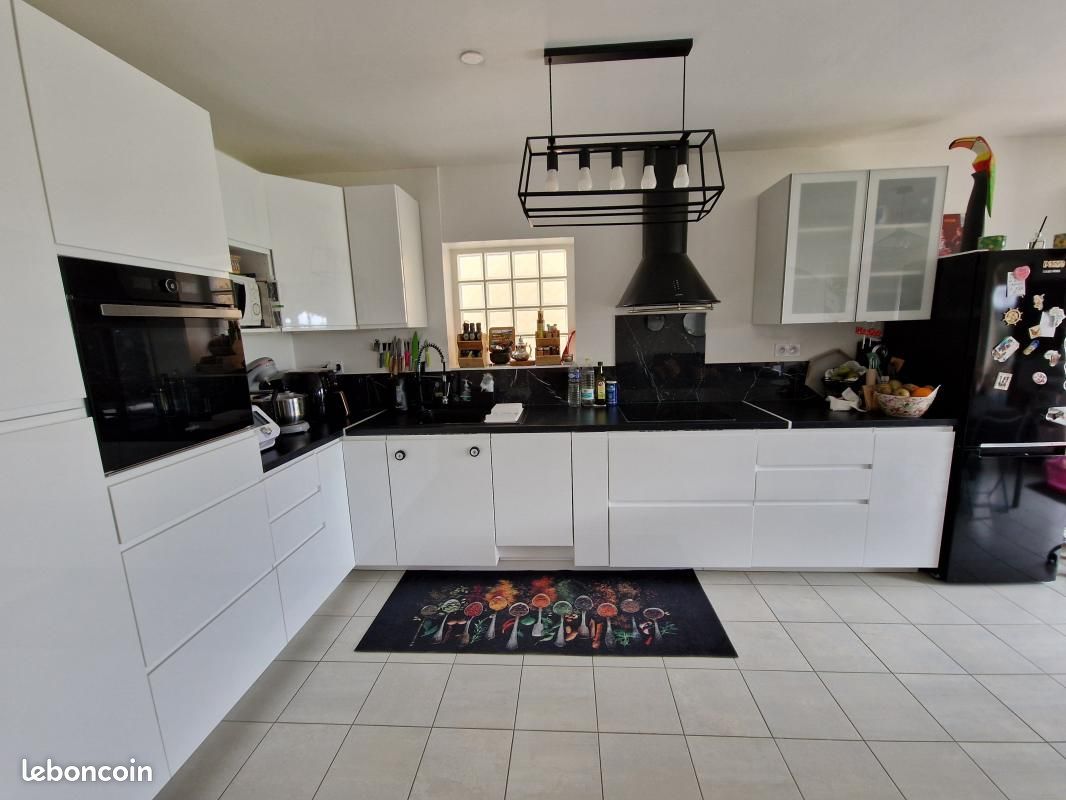 Maison 5 pièces 95 m² · à Cambronne-lès-Clermont · 95 m² · 1 300 €/mois