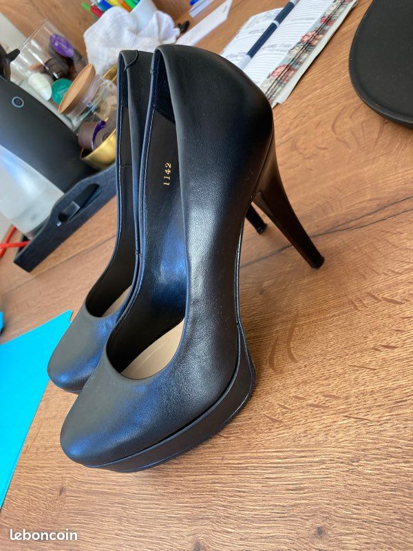 Chaussures escarpins noirs (image 4)