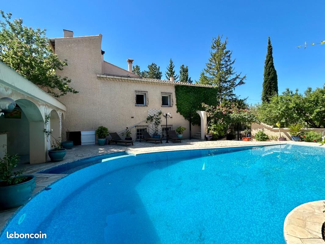 Maison 7 pièces 266 m² · à Saint-Marcellin-lès-Vaison · 266 m² · 530 000 €