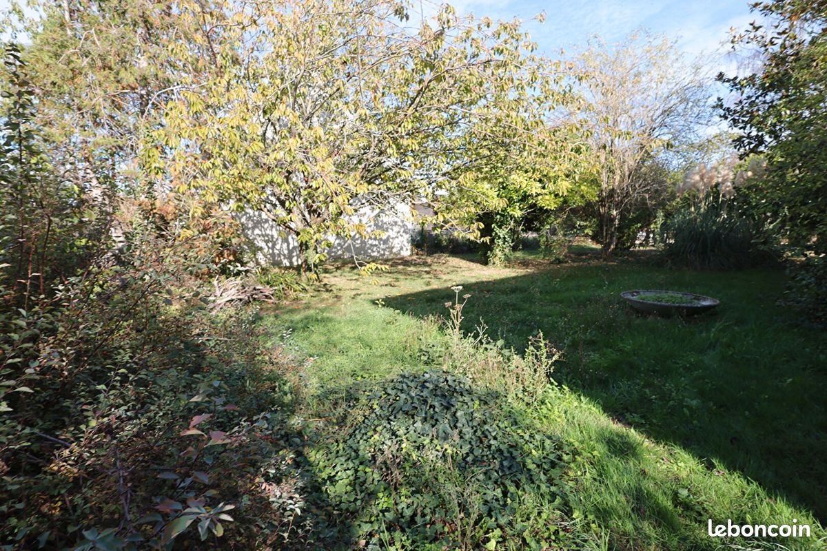 Terrain 366 m² · à Gometz-la-Ville · 366 m² · 176 800 €