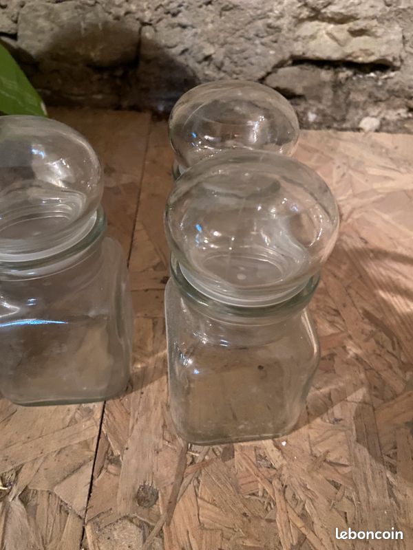 Pots en verre (image 1)