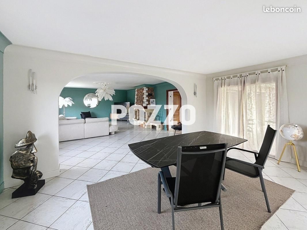 Maison 11 pièces 275 m² · à Torigny-les-Villes · 275 m² · 434 000 €