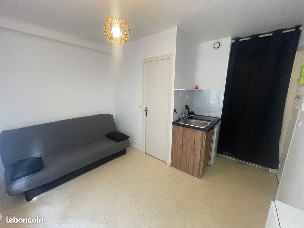 Appartement 1 pièce 13 m² · à Quimper · 13 m² · 380 €