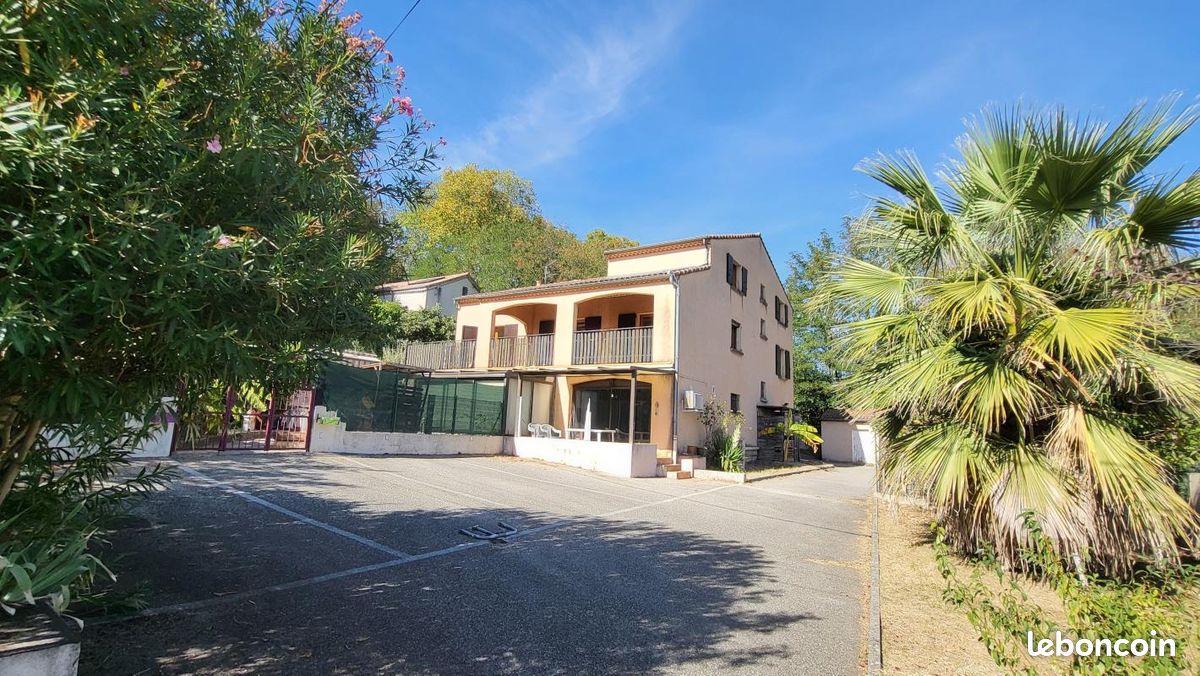 Appartement 4 pièces 173 m² · à Aubenas · 173 m² · 204 000 €