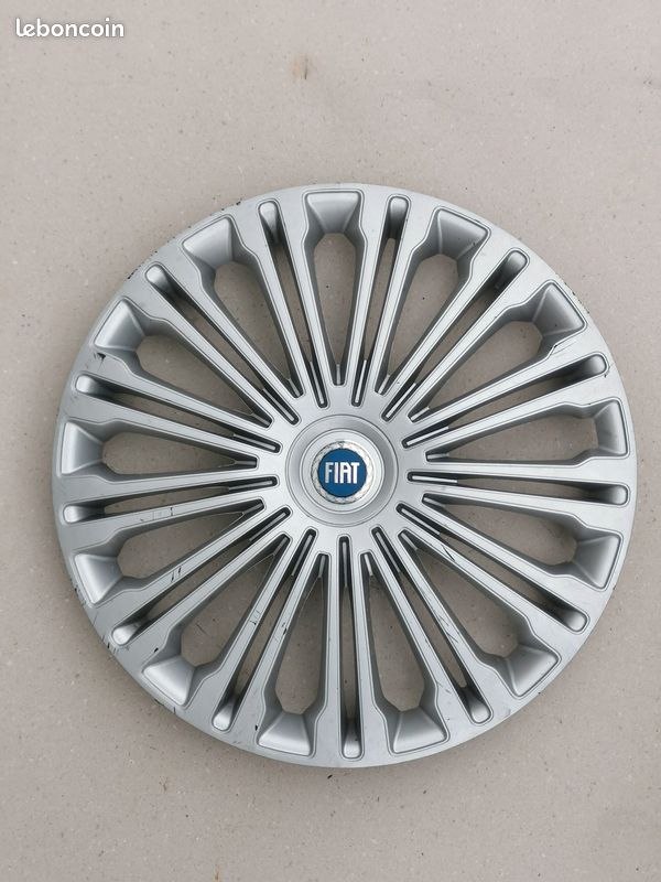 1 enjoliveur Fiat 15 pouces (image 1)