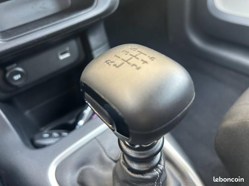 Citroen C3 1.2 PureTech 110ch S&S Shine 120-123g (image 11)