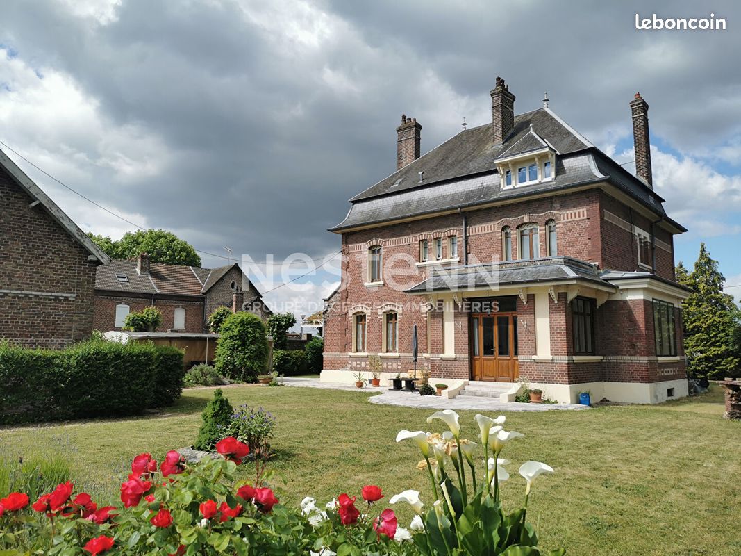 Maison 12 pièces 350 m² · à Tergnier · 350 m² · 372 700 €