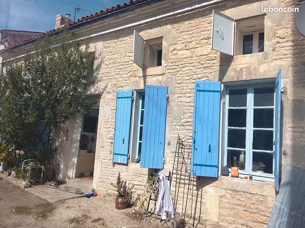Maison 5 pièces 180 m² · à Cressé · 180 m² · 60 000 €