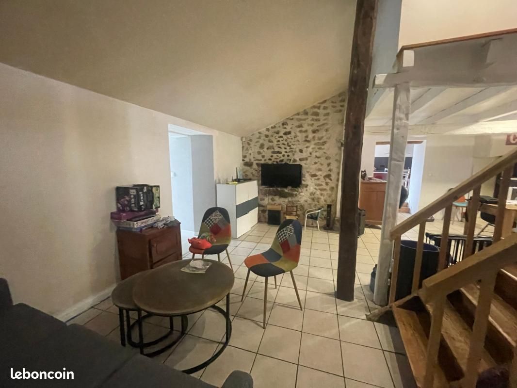 Maison 3 pièces 131 m² - Brillac 16500 (image principale 0)