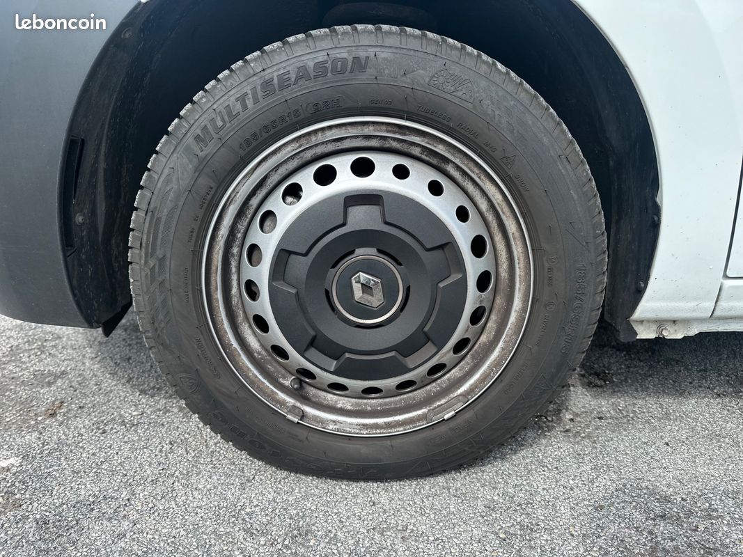 RENAULT KANGOO EXPRESS 1.5 BLUEDCI 95CH CONFORt (image 14)