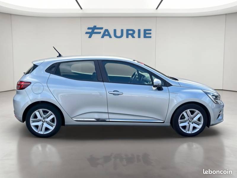 Renault Clio E-Tech 140 Business (image 4)