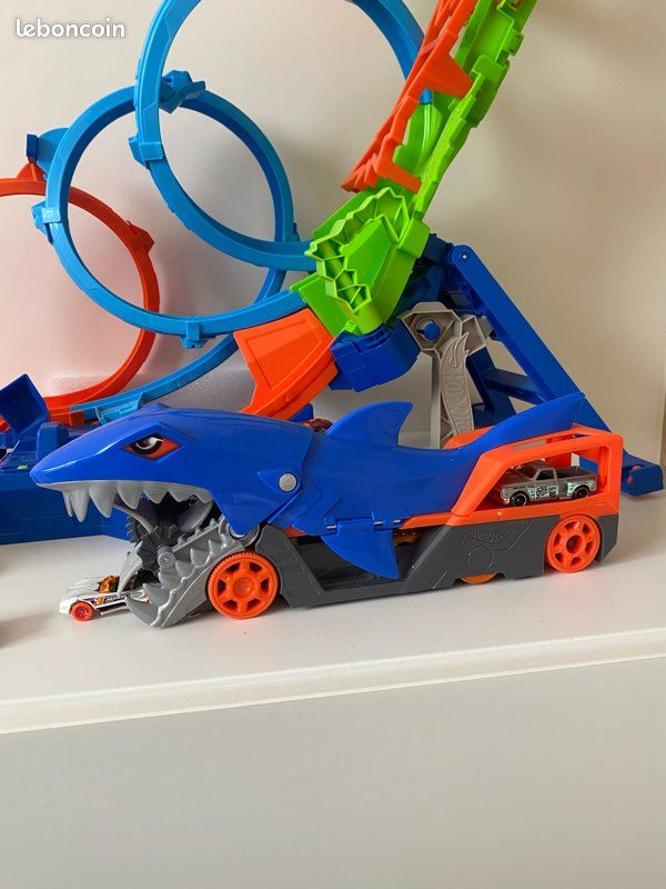 Lo Hot Wheels maxi looping transporteur requin qui avale et transporteur dragon (image 4)