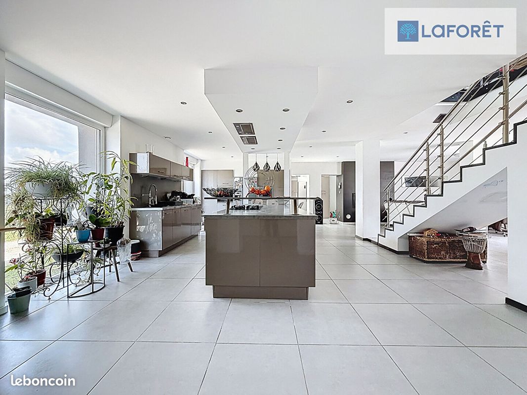 Maison 8 pièces 218 m² · à Brest · 218 m² · 441 000 €
