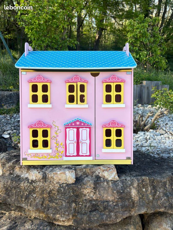 Maison de poupée en bois (image 1)