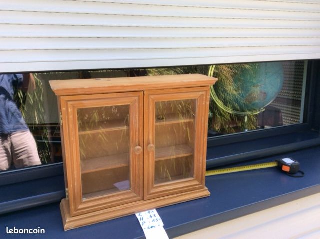 Petite armoire murale (image 1)