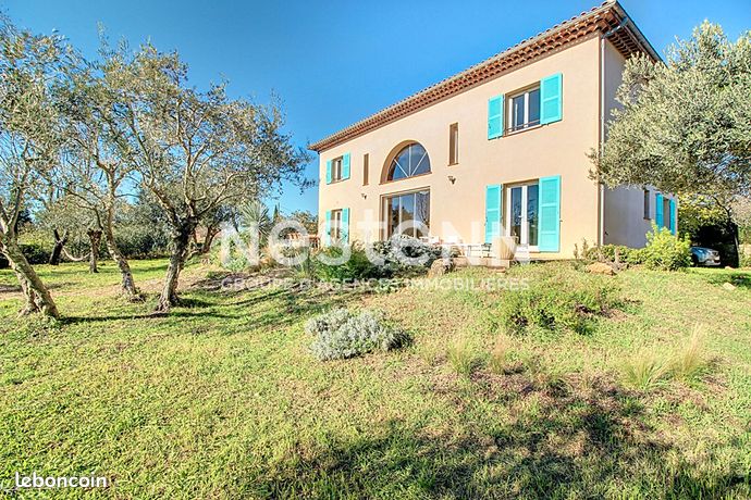 Propriété 6 pièces 183 m²