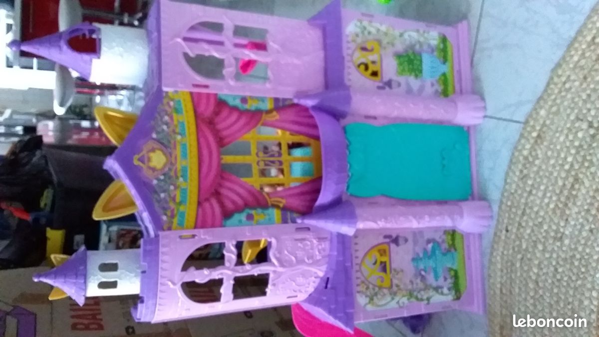 Maison + poupées enchantimals (image 1)