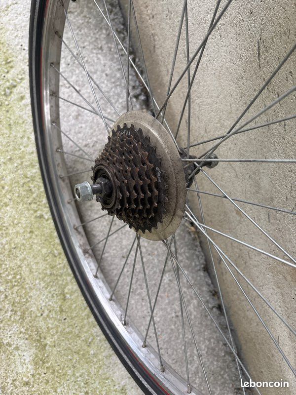 2 roues de vélo 26 pouces avec pneus (image 5)
