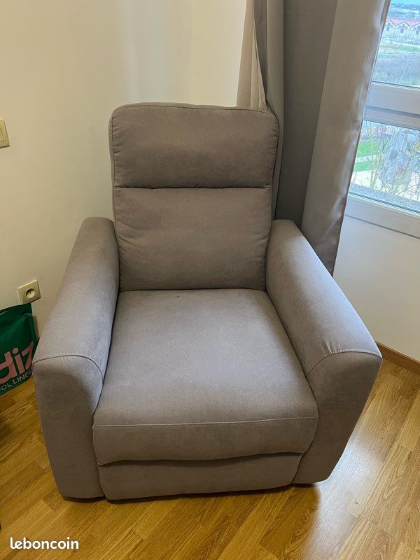 Fauteuil relax gris (image 1)