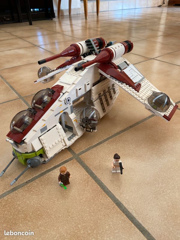 Republic Gunship Lego (image 1)