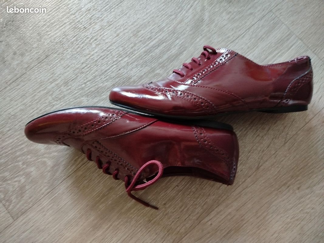 Derby plates vernis neuves Chaussures