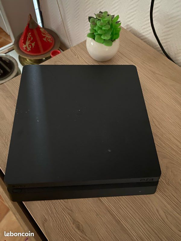 PS4 + call of duty black ops 3 parfaite état (image 2)
