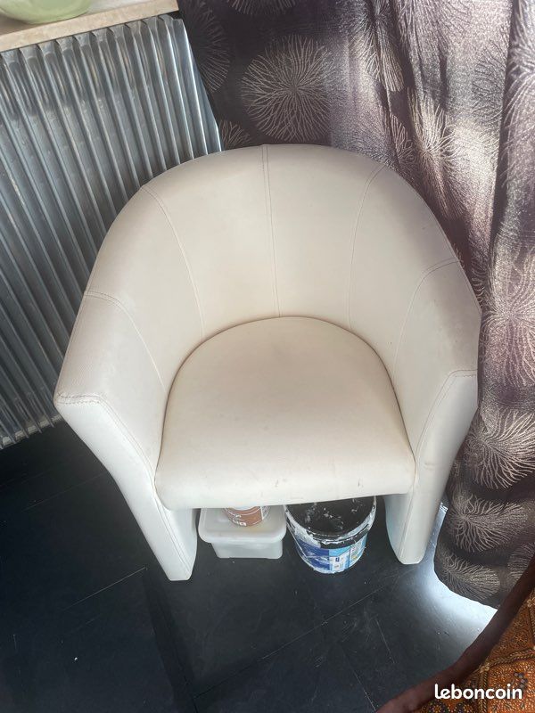 Fauteuil blanc (image 1)